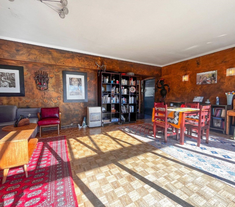 1 Bedroom Property for Sale in Sea Point Western Cape